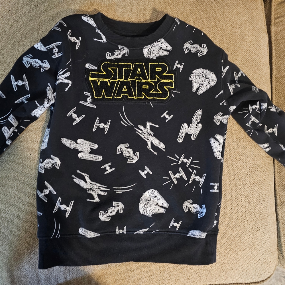 Star Wars Black Sweatshirt with Iconic Graphics